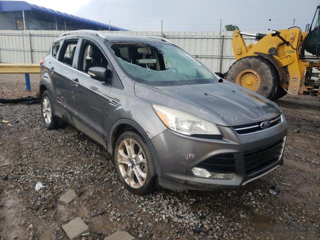 Ford Escape tit (2014)