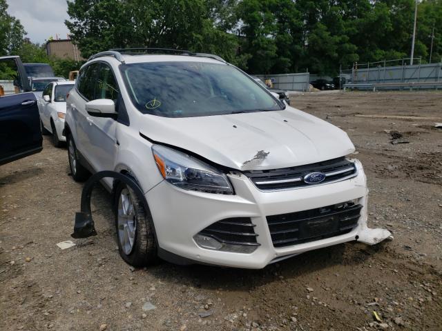 Ford Escape tit (2016)