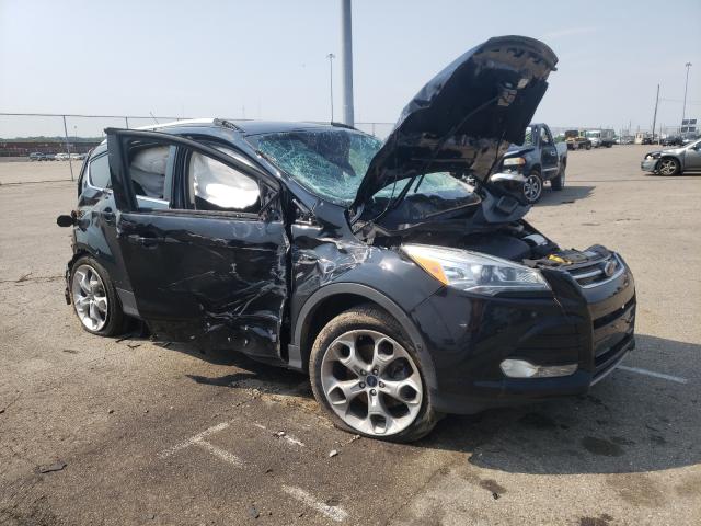 Ford Escape tit (2016)