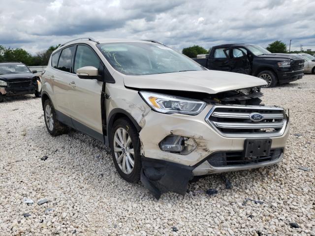 Ford Escape tit (2017)
