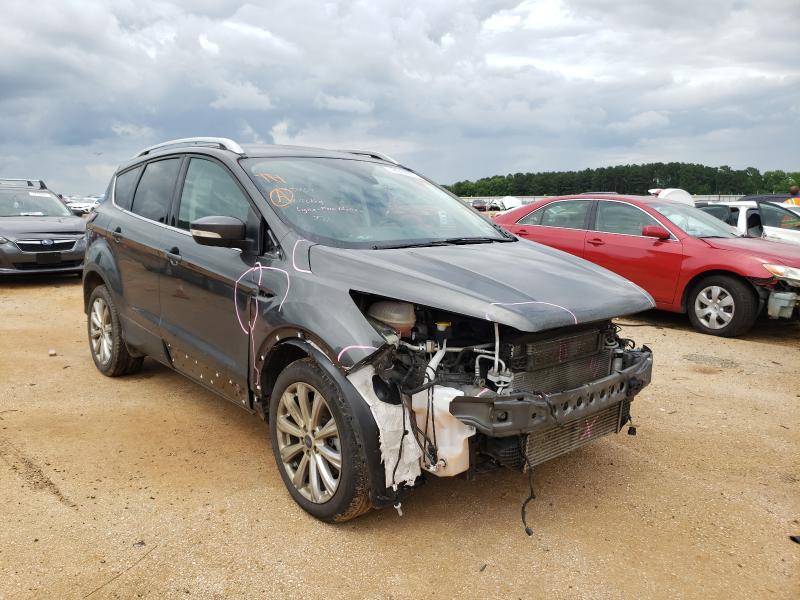 Ford Escape tit (2017)