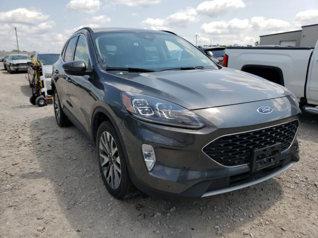 Ford Escape tit (2020)