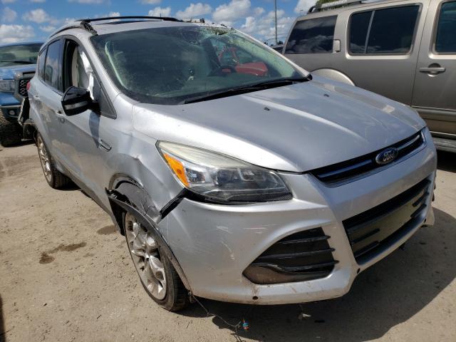 Ford Escape tit (2015)