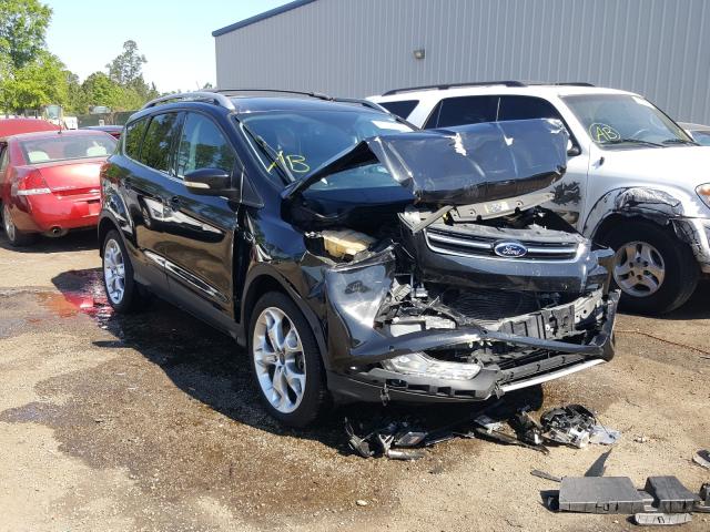 Ford Escape tit (2015)