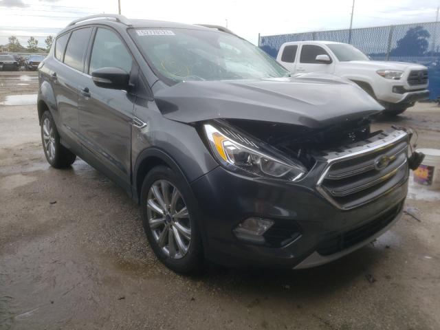 Ford Escape tit (2017)