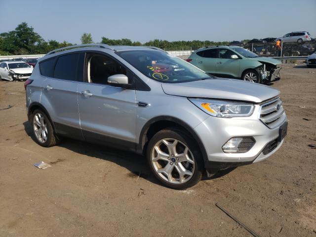 Ford Escape tit (2019)