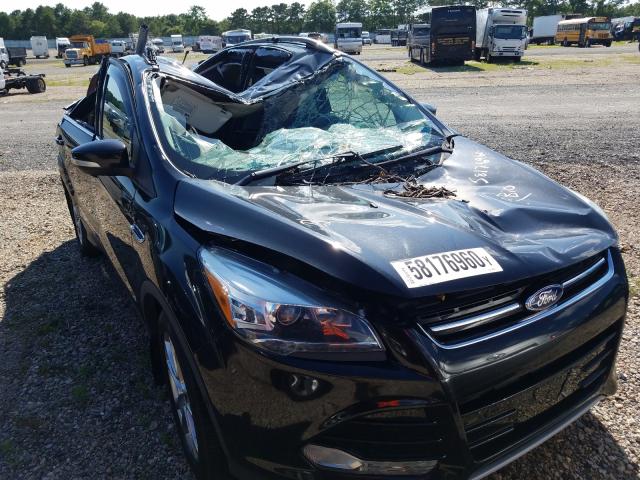 Ford Escape tit (2015)