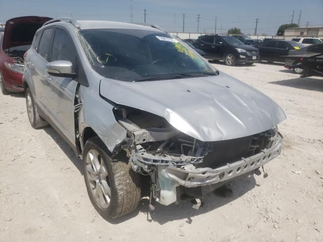 Ford Escape tit (2016)