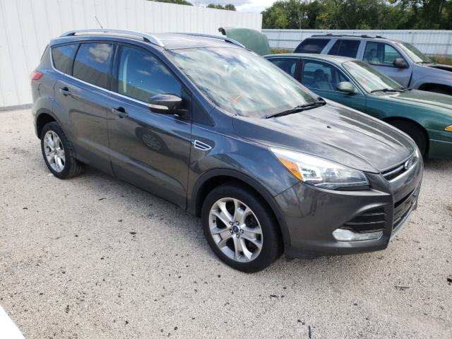 Ford Escape tit (2016)
