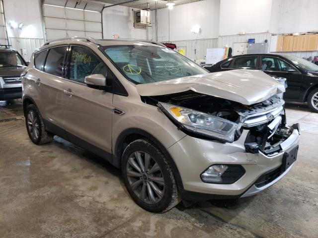 Ford Escape tit (2017)