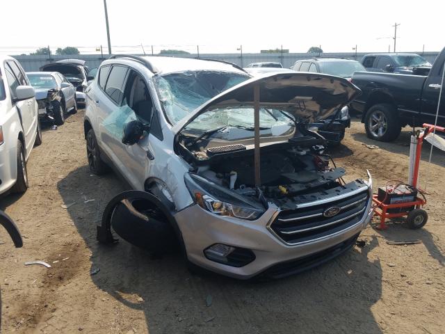 Ford Escape tit (2017)