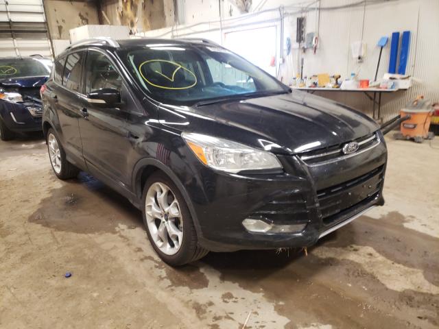 Ford Escape tit (2015)