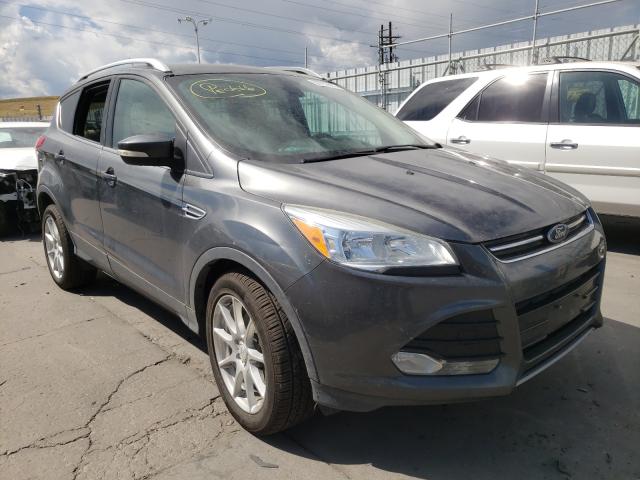 Ford Escape tit (2015)