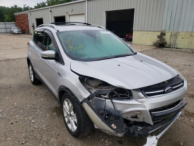Ford Escape tit (2016)