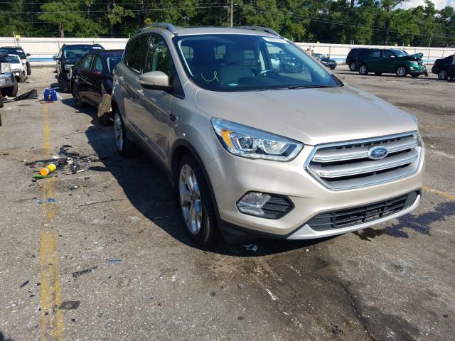 Ford Escape tit (2017)