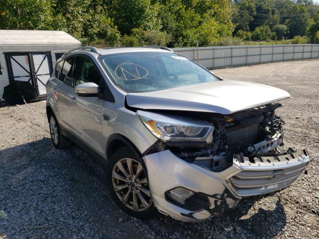 Ford Escape tit (2017)