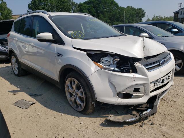 Ford Escape tit (2016)