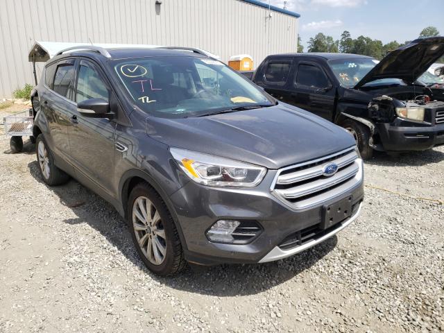 Ford Escape tit (2017)