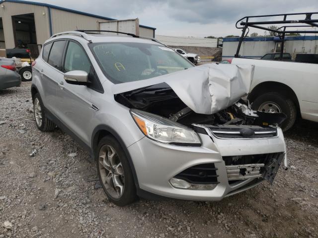Ford Escape tit (2015)