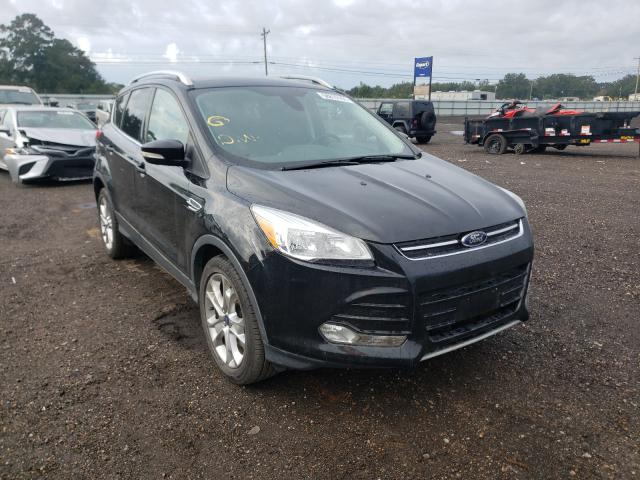 Ford Escape tit (2015)
