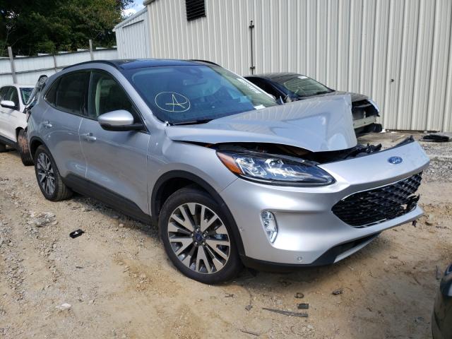 Ford Escape tit (2020)