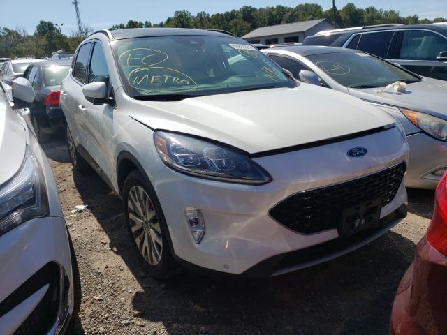 Ford Escape tit (2020)
