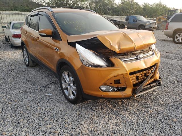 Ford Escape tit (2016)