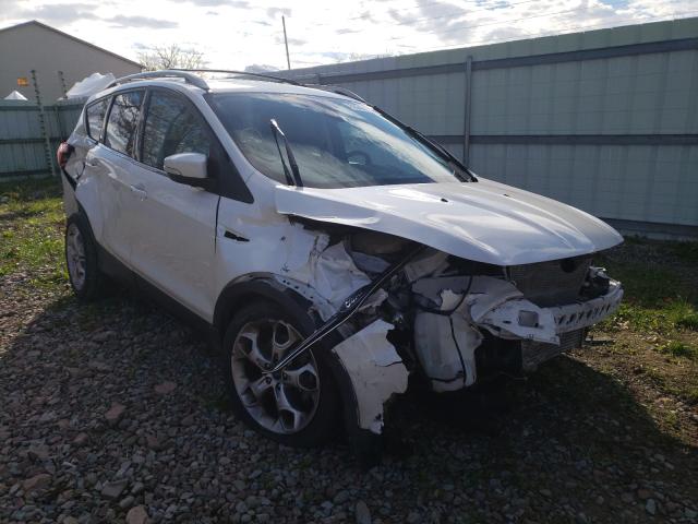 Ford Escape tit (2016)
