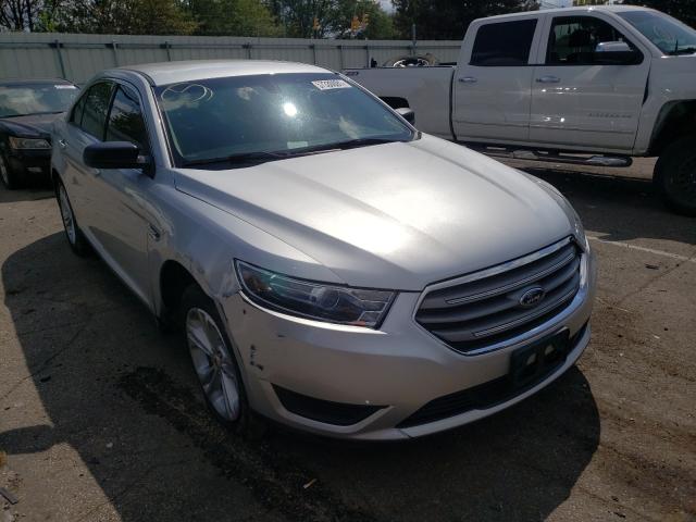 Ford Taurus se (2018)
