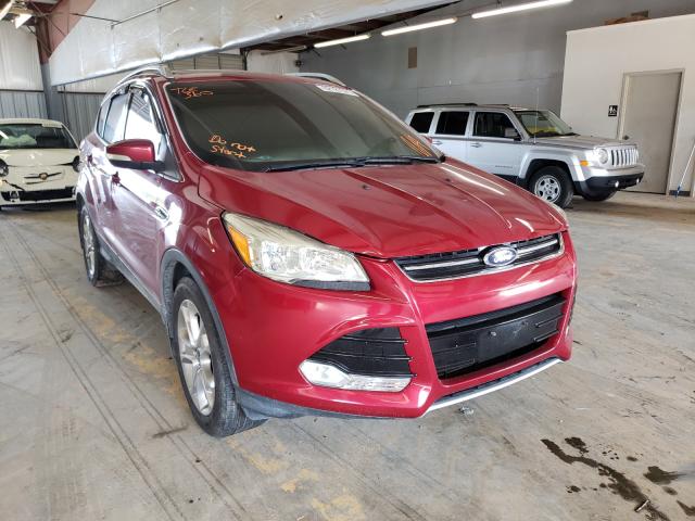 Ford Escape tit (2015)