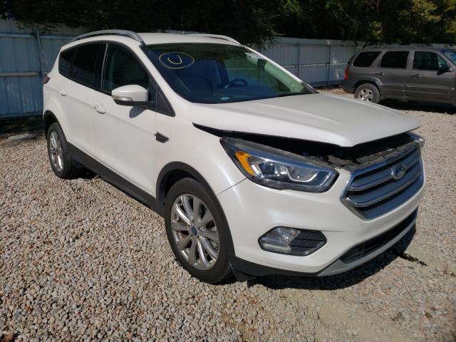 Ford Escape tit (2017)