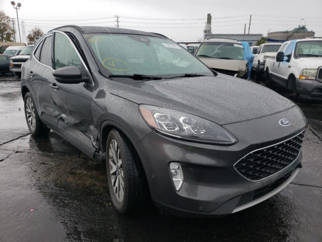 Ford Escape tit (2020)