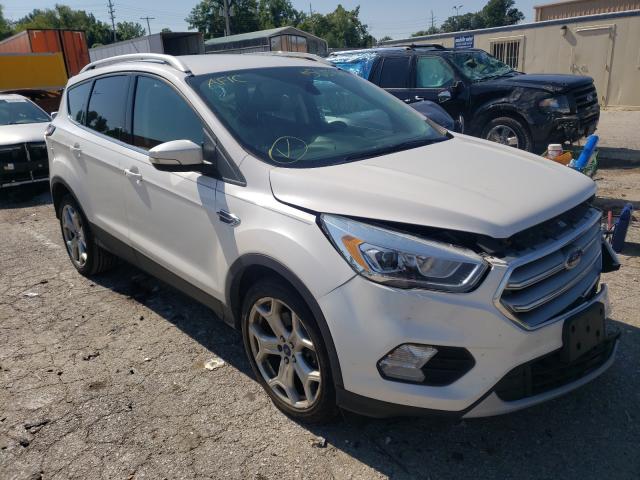Ford Escape tit (2017)