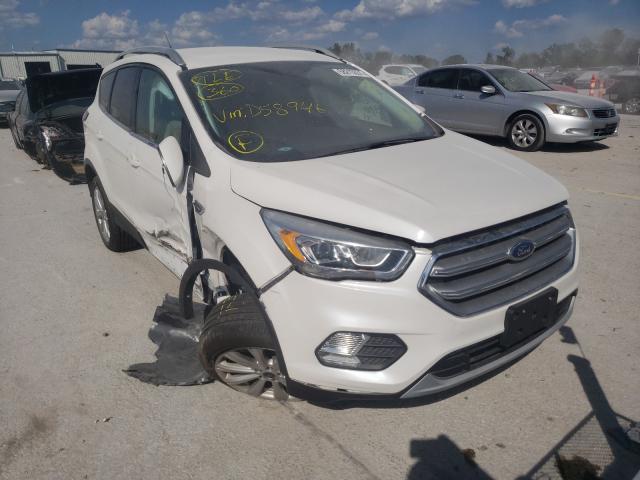Ford Escape tit (2017)