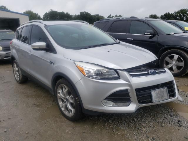 Ford Escape tit (2016)