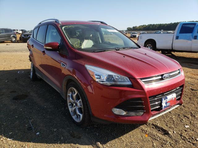 Ford Escape tit (2016)