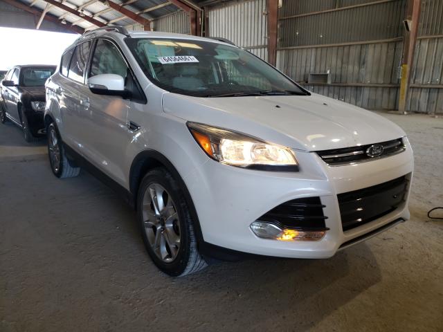 Ford Escape tit (2016)