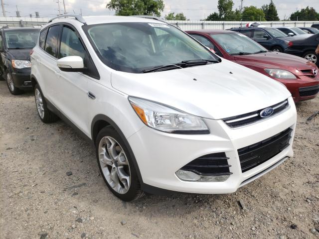 Ford Escape tit (2015)