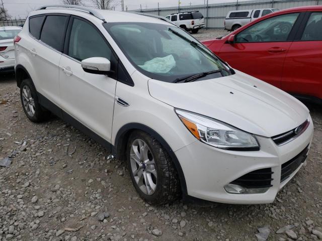 Ford Escape tit (2015)