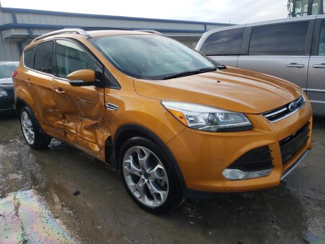 Ford Escape tit (2016)