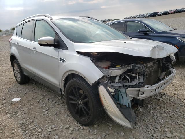 Ford Escape tit (2014)