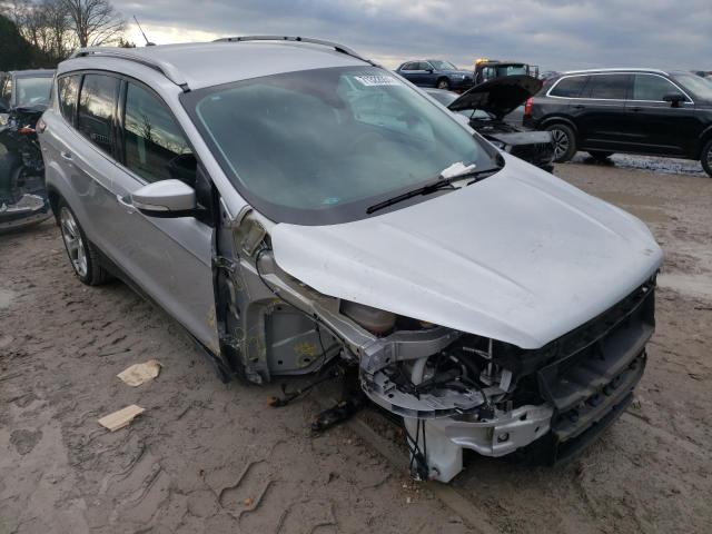 Ford Escape tit (2017)