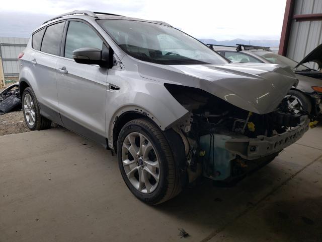 Ford Escape tit (2015)