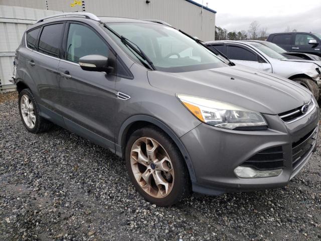 Ford Escape tit (2014)