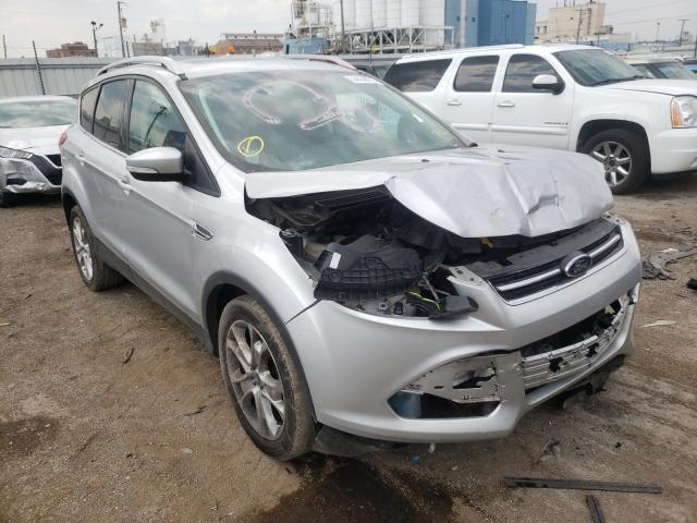 Ford Escape tit (2015)