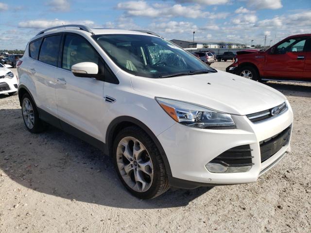 Ford Escape tit (2015)