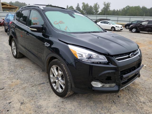 Ford Escape tit (2015)