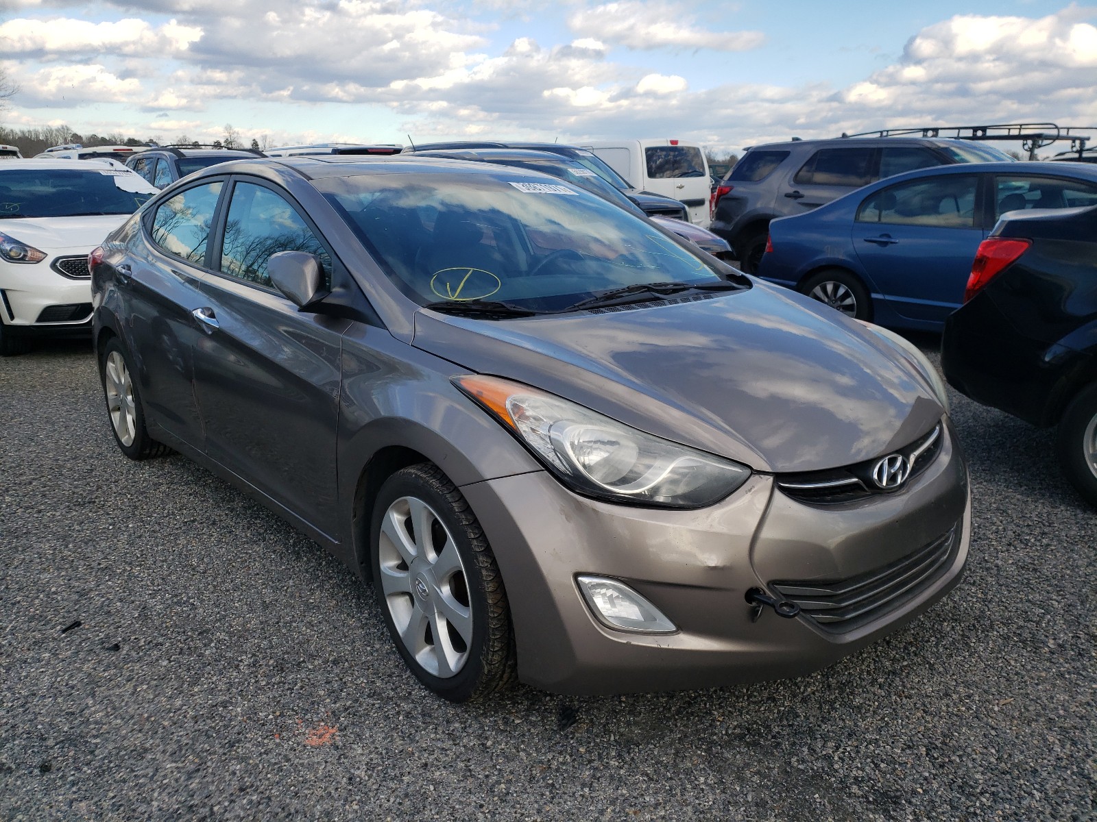 Hyundai Elantra gl (2012)