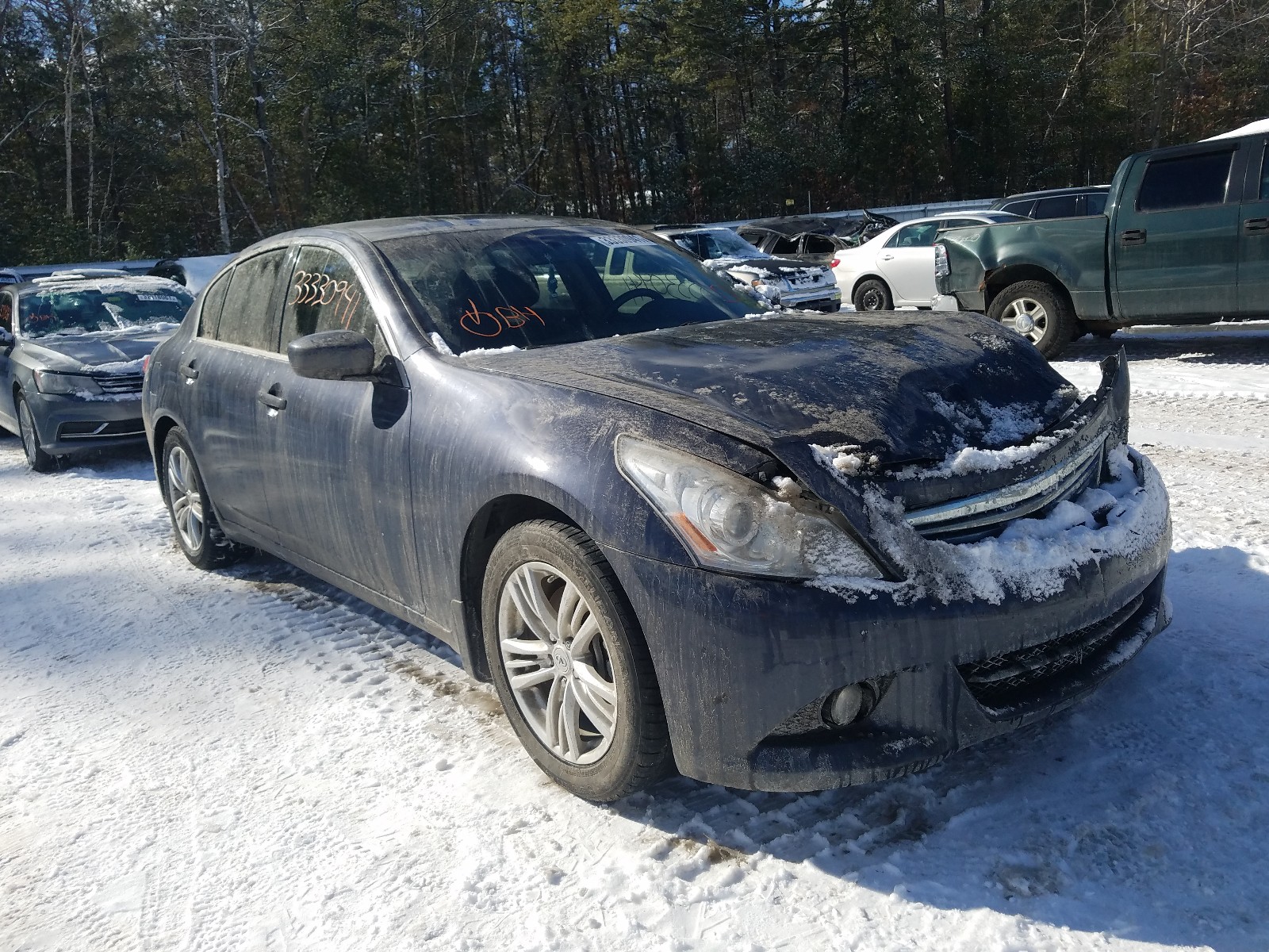 Infiniti G25 base (2011)