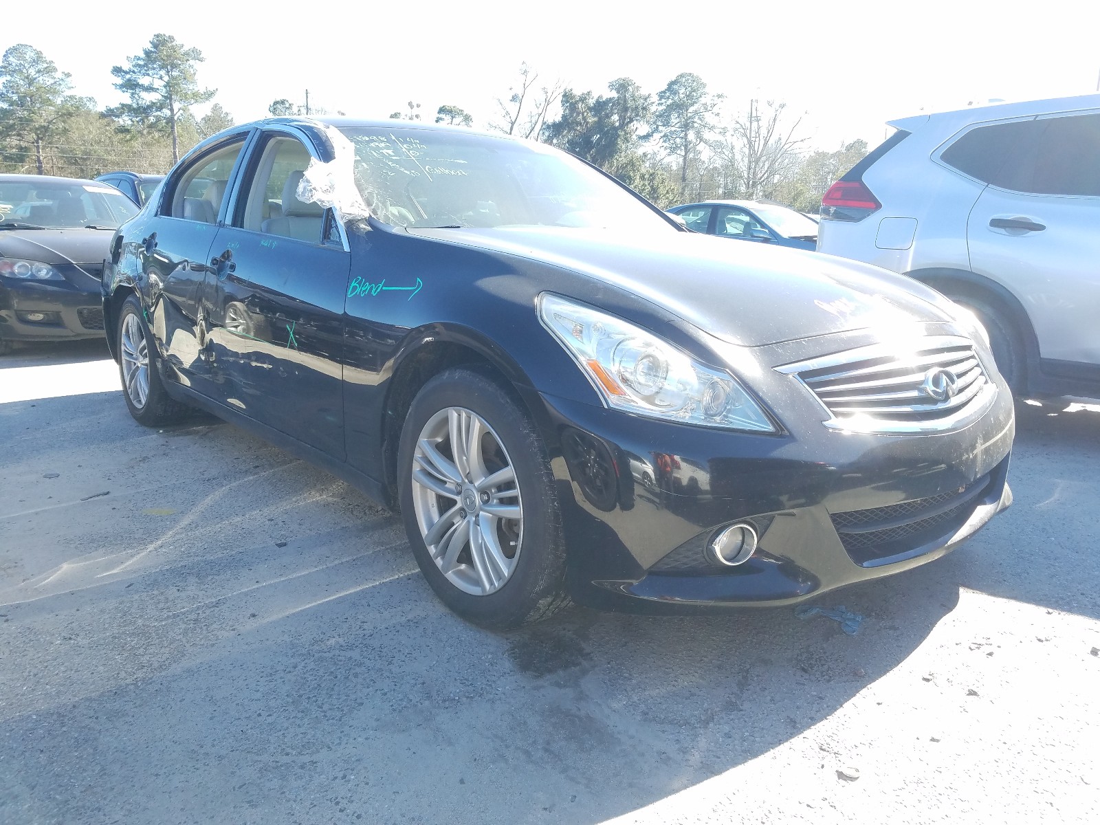 Infiniti G25 base (2011)